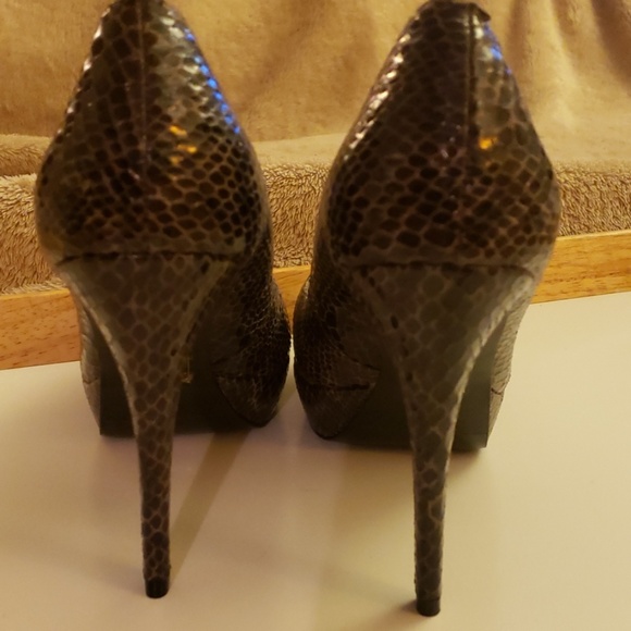 Charles & Keith Womens heals - Picture 2 of 4